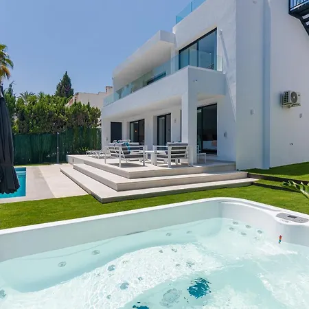 Luxury With Heated Pool, Jacuzzi, Sauna And Apartmán Marbella