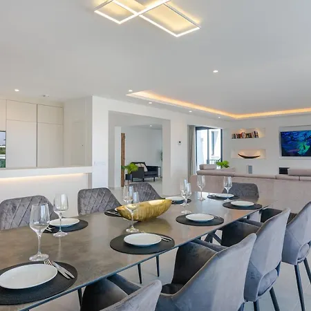 Luxury With Heated Pool, Jacuzzi, Sauna And Apartment *