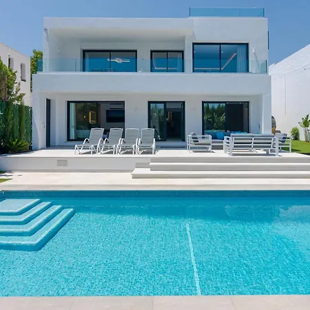 Luxury With Heated Pool, Jacuzzi, Sauna And Apartment